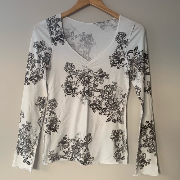 Lululemon long sleeve tee - Picture 3 of 6